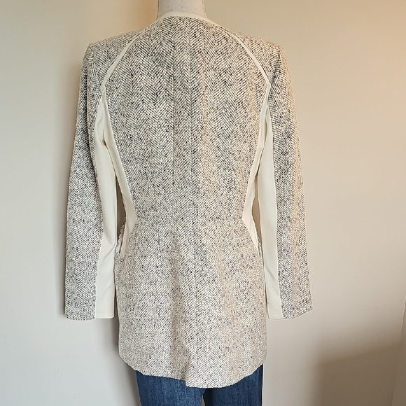 White House Black Market Ice Princess Topper in Grey - Picture 4 of 7